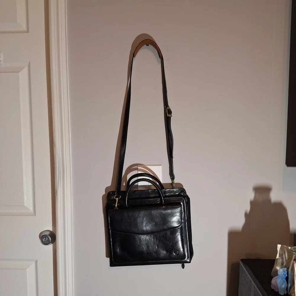 Franklin Covey Black Leather Vintage Messenger Crossbody Bag